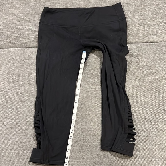 Athleta Black Cropped Workout Pants with Criss Cross Detail Size Large Tall - Picture 4 of 8